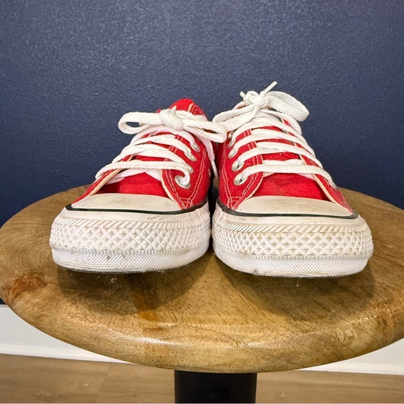 Converse Red and White Chuck Taylor All Star Low Top Sneakers | Size 7 W / 5 M - Picture 5 of 9
